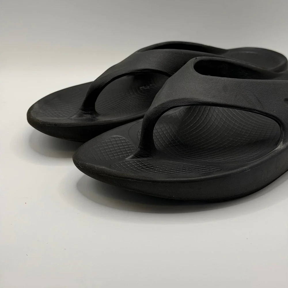Oofos OOriginal Recovery Sandals Black Thong Flip Flops Mens 6 Womens 8 EU 39